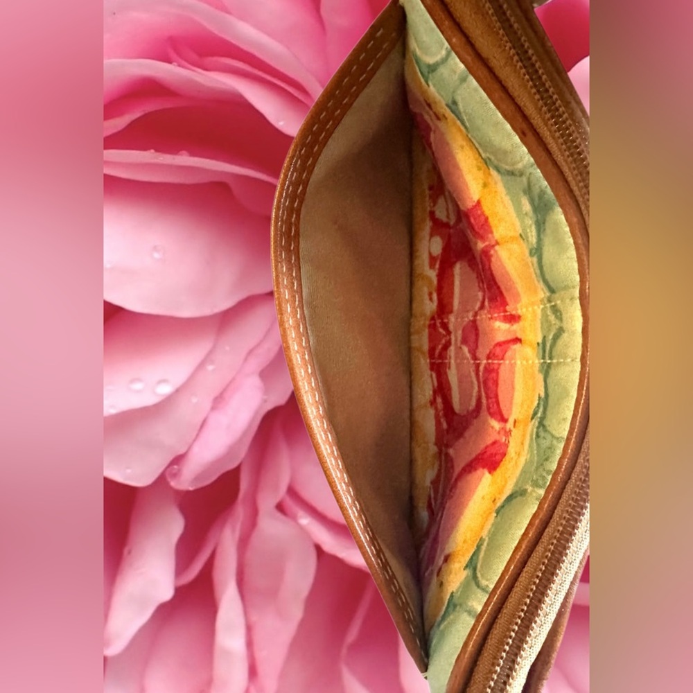 Coach Hamptons Weekend Signature Watercolor Wristlet - Picture 9 of 12